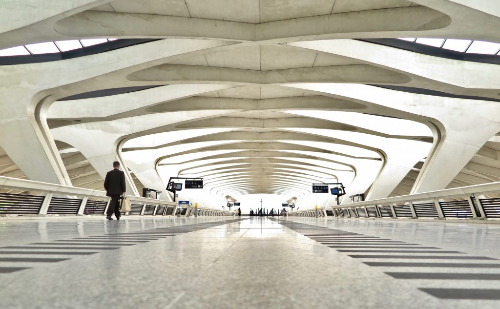 Estación de tren aeropuerto Lyon obra de Calatrava